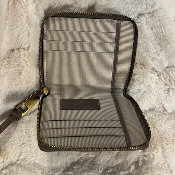 Margot New York Cyrus Slim Zip Around Wristlet Wallet Clutch Gray Tooled Leather - Picture 2 of 6